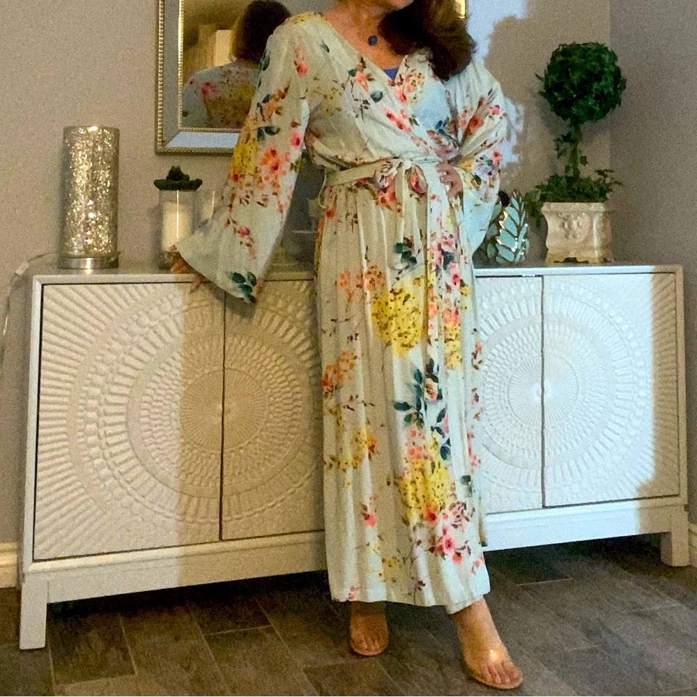 Barely worn- floral robe